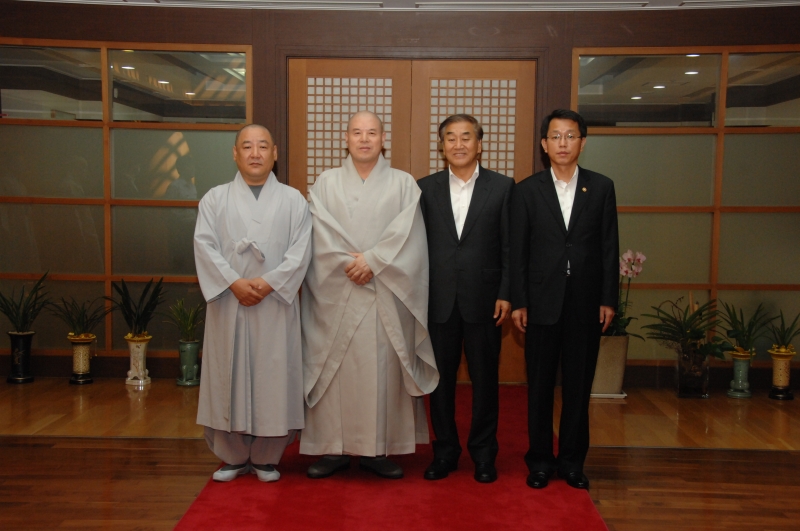 2010.09.06_이재오 장관 예방 (23)